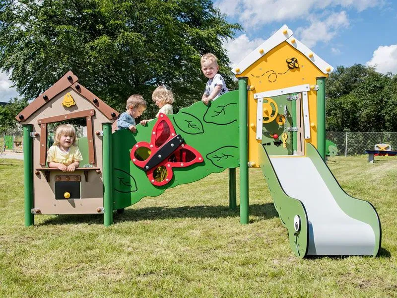 Miniplay Olivia with children on a playground Miniplay Olivia with children on a playground